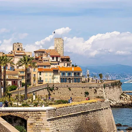 Charmant Studio Centre Antibes * Antibes